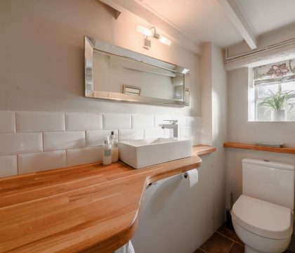 Knoll Cottage Cloakroom - StayCotswold