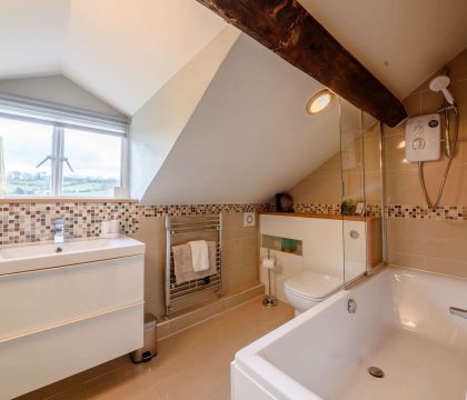 Knoll Cottage Bathroom - StayCotswold