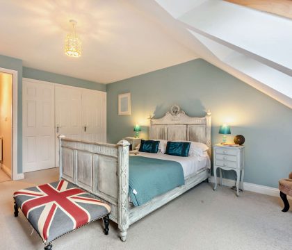 Callow Cottage Bedroom 2 - StayCotswold