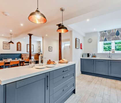 Chapel House Kitchen - StayCotswold