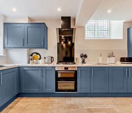 Chapel House Kitchen - StayCotswold