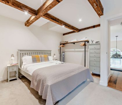 Chapel House Master Bedroom - StayCotswold