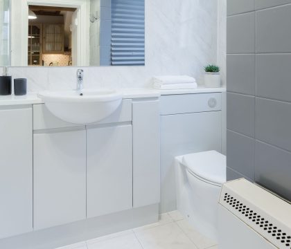 Orchard Cottage Family Bathroom - StayCotswold