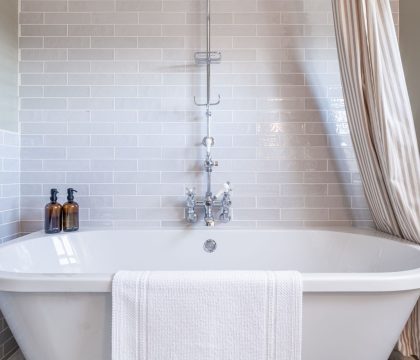 Norton Cottage Family Bathroom - StayCotswold