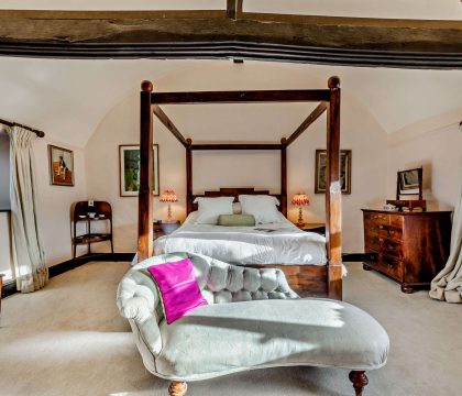 The Court House Master Bedroom - StayCotswold