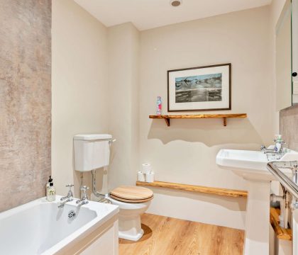 Miserden Park Bathroom- StayCotswold