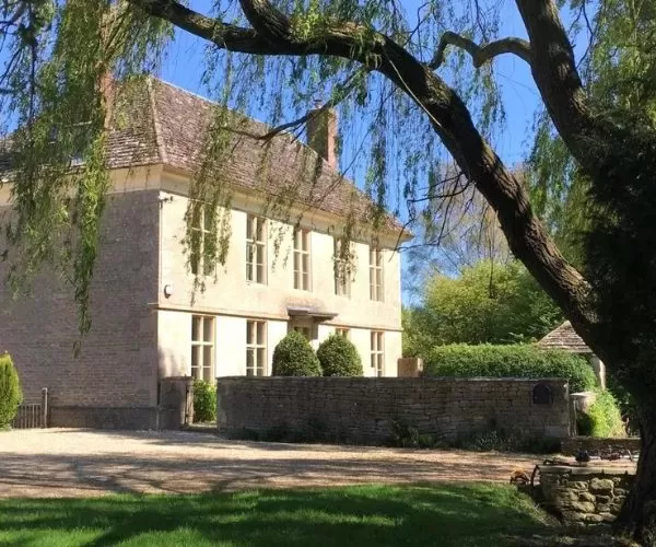 Exterior shot of a large property - Yew Tree Farmhouse