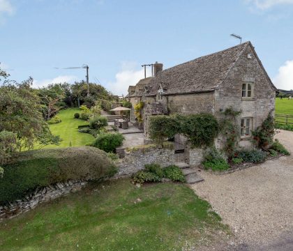Rose Tree Cottage External View - StayCotswold