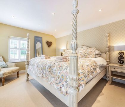 Laurel Tree Cottage Double Bedroom - StayCotswold