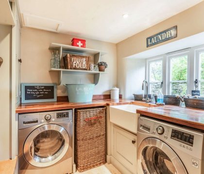 Laurel Tree Cottage Utility Room - StayCotswold