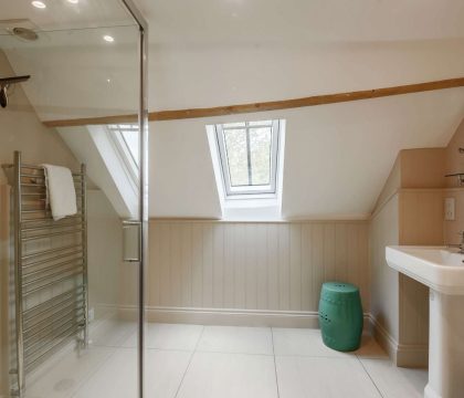 Millham Cottages Bathroom - StayCotswold