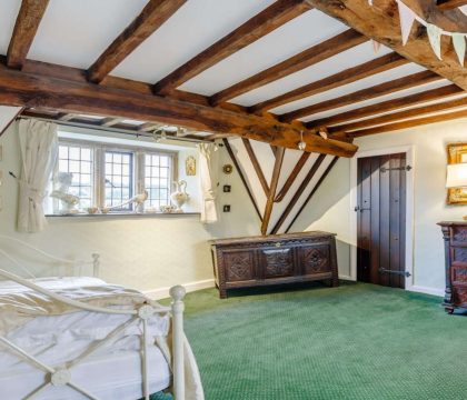 Middle Gable Bedroom 2 - StayCotswold