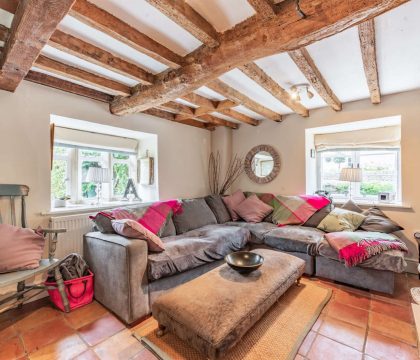 Barnsley Cottage Family Room - StayCotswold