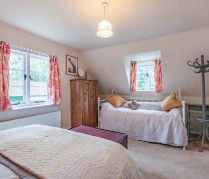 Barnsley Cottage Super King Bedroom - StayCotswold