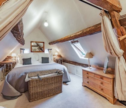 Barnsley Cottage Super King Bedroom - StayCotswold