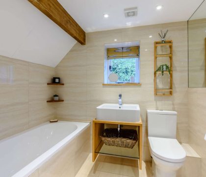 Spring Cottage, Family Bathroom - StayCotswold