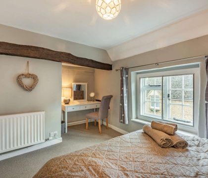 Miller's Cottage Master Bedroom - StayCotswold