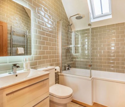 The Chapel Family Bathroom - StayCotswold