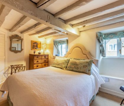 Pear Tree Cottage Bourton Double Bedroom - StayCotswold