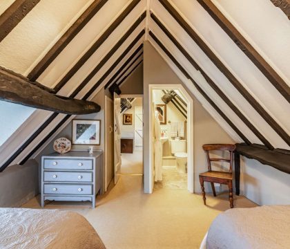 Pear Tree Cottage Bourton Twin Bedroom - StayCotswold