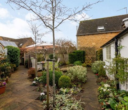 Pear Tree Cottage Bourton Patio Garden - StayCotswold