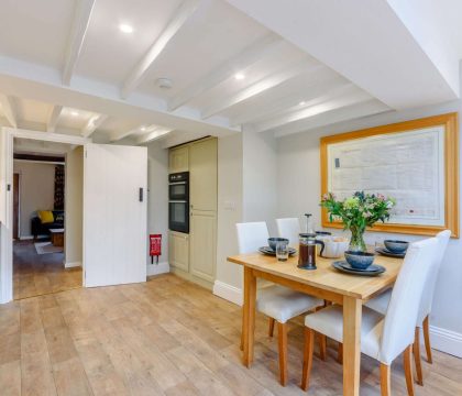 Bumble Cottage - Dining Area - StayCotswold