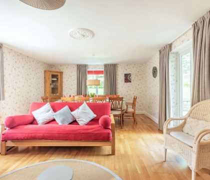 Elm Bank Family/Dining Room - StayCotswold