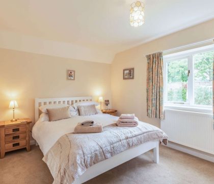 Elm Bank Bedroom 4 - StayCotswold