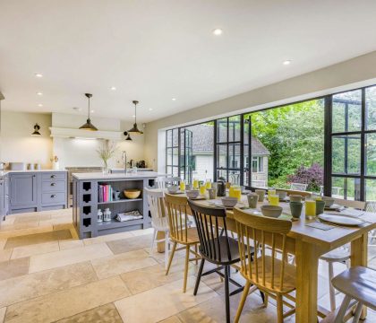 Willows House Kitchen/Dining Room - StayCotswold