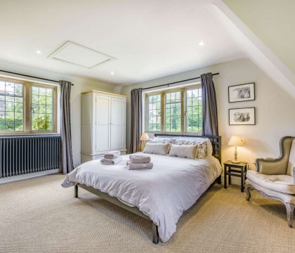 Willows House Master Bedroom - StayCotswold