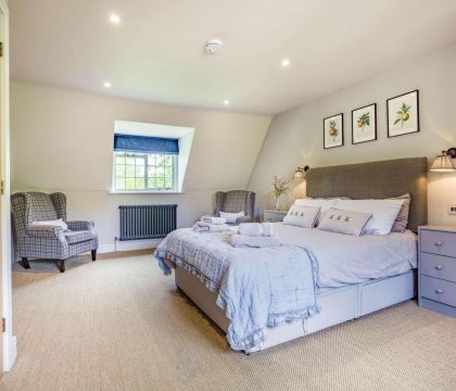 Willows House Bedroom 2 - StayCotswold