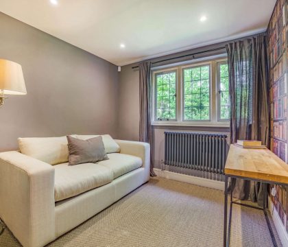 Willows House Family Room - StayCotswold