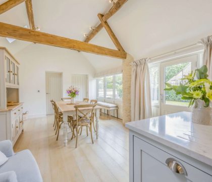 The Byre Dining Area - StayCotswold