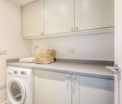 The Byre Utility Room - StayCotswold