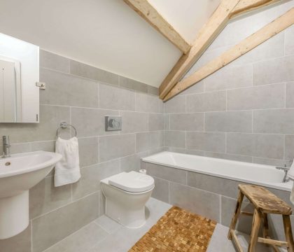 The Byre Bathroom - StayCotswold