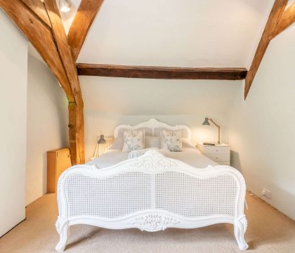 Norman Chapel Master Bedroom - StayCotswold