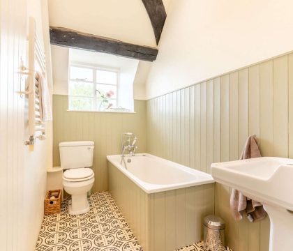 Norman Chapel Family Bathroom - StayCotswold