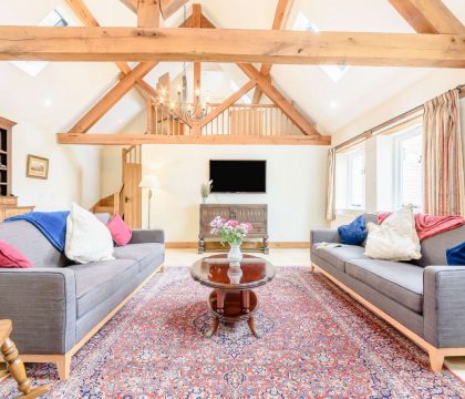 Owls Roost Living Room - StayCotswold