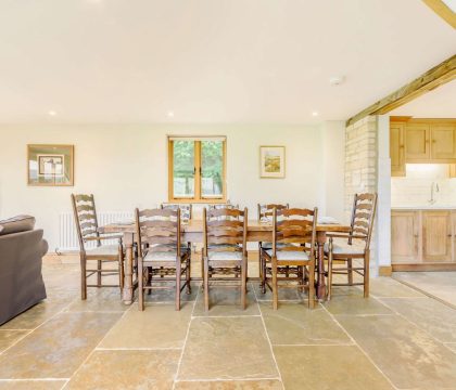Owls Roost Dining Room - StayCotswold