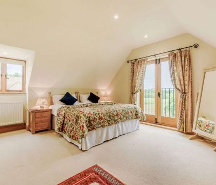 Owls Roost Master Bedroom - StayCotswold
