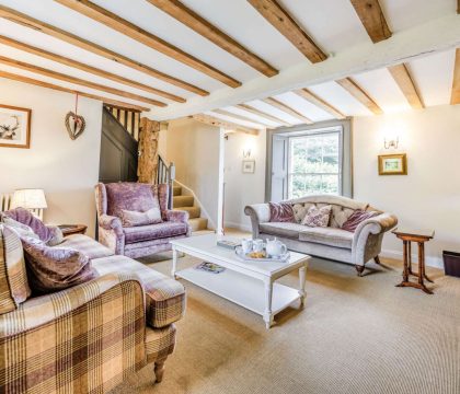 The Old Farmhouse Living Room - StayCotswold