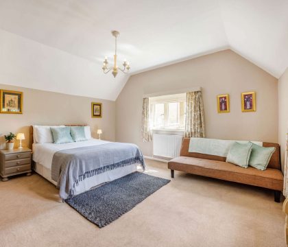 Little Mullions Bedroom - StayCotswold