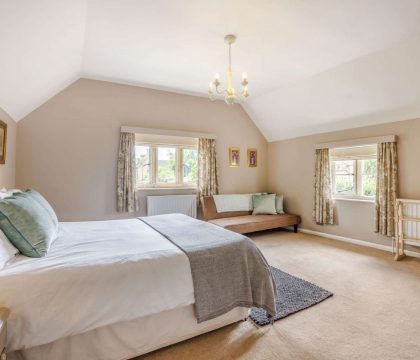 Little Mullions Master Bedroom - StayCotswold