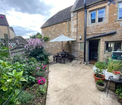 Little Mullions Garden - StayCotswold