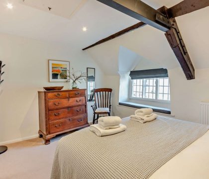 Causeway Cottage Bedroom 2 - StayCotswold