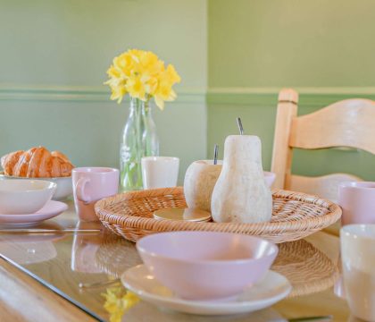 Wren Cottage Dining Area - StayCotswold