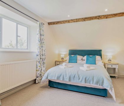 Smuggsbarn Cottage Bedroom - StayCotswold
