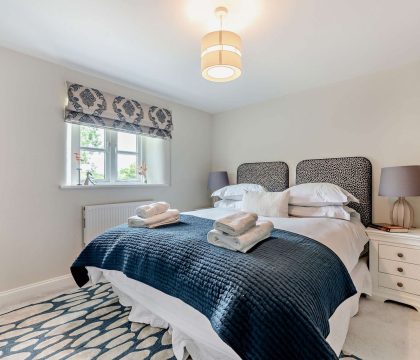 Stonelands Bedroom 3 - StayCotswold