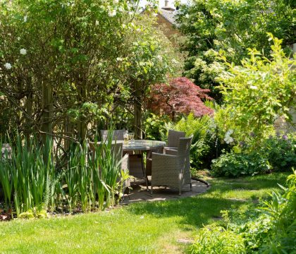 Spring Cottage Garden - StayCotswold