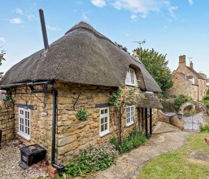 Tythebarn Cottage Garden - StayCotswold